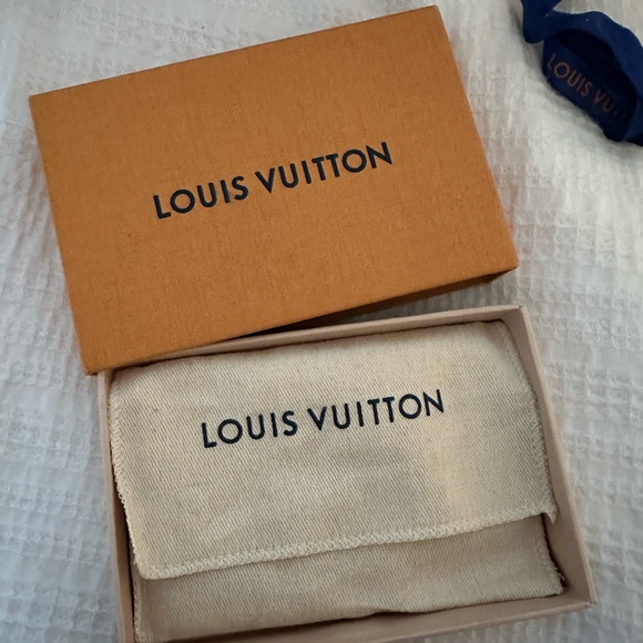 Louis Vuitton Damier Azur Pouchette - Picture 5 of 11